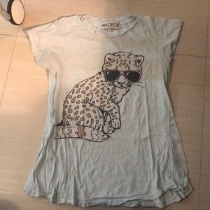 light blue t-shirt cat design perfect condition